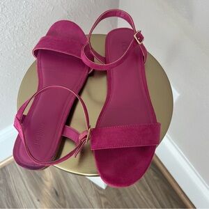 Women’s pink J Crew sandals, size 9